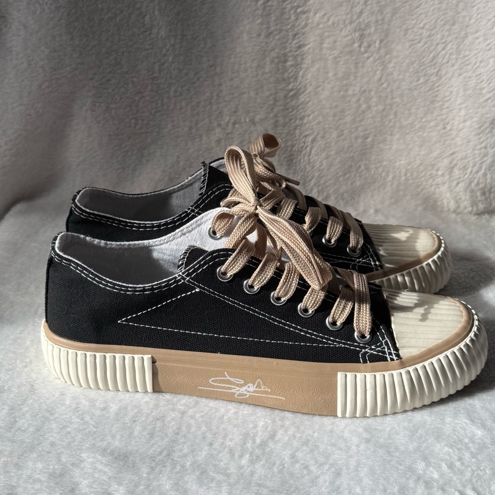 Mutuoni Casual Black and‎ Tan Women's Sneakers Women’s Size 9 40 Athletic LaceUp